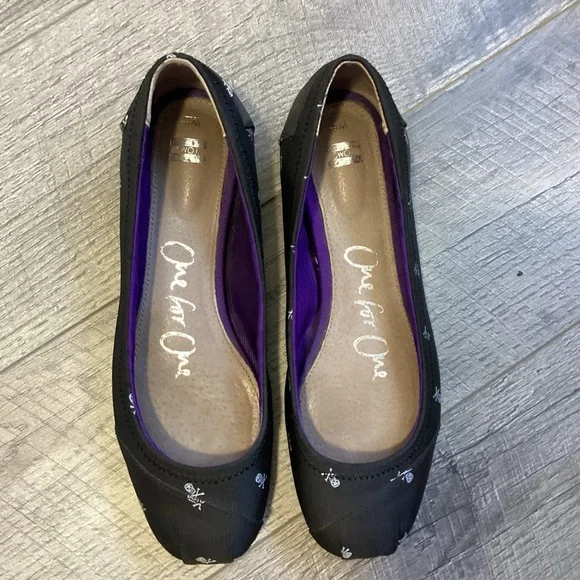 Toms One For One Skull Ballerina Flats Size 8 - Picture 3 of 10